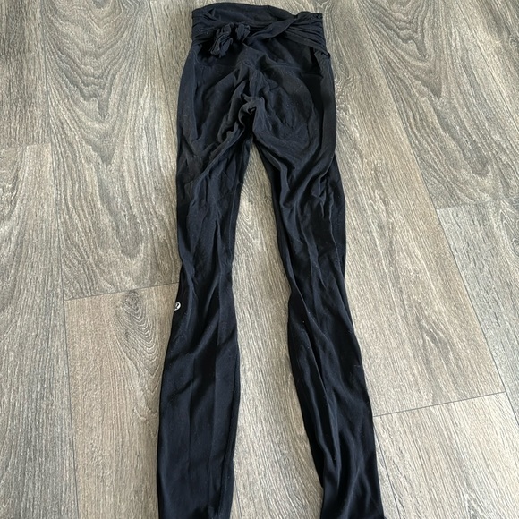 Lululemon Tie front leggings | Size 2 - Picture 1 of 3